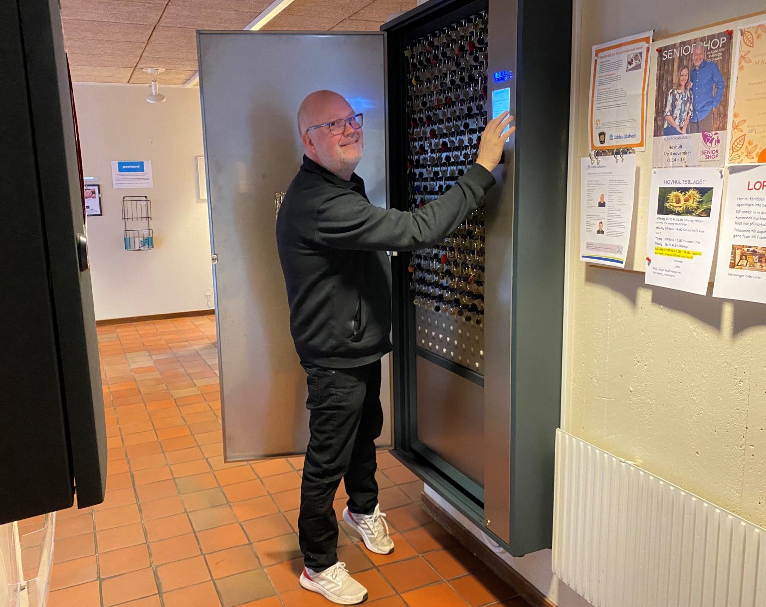 Elektronisk nøkkelskap for hjemmetjeneste