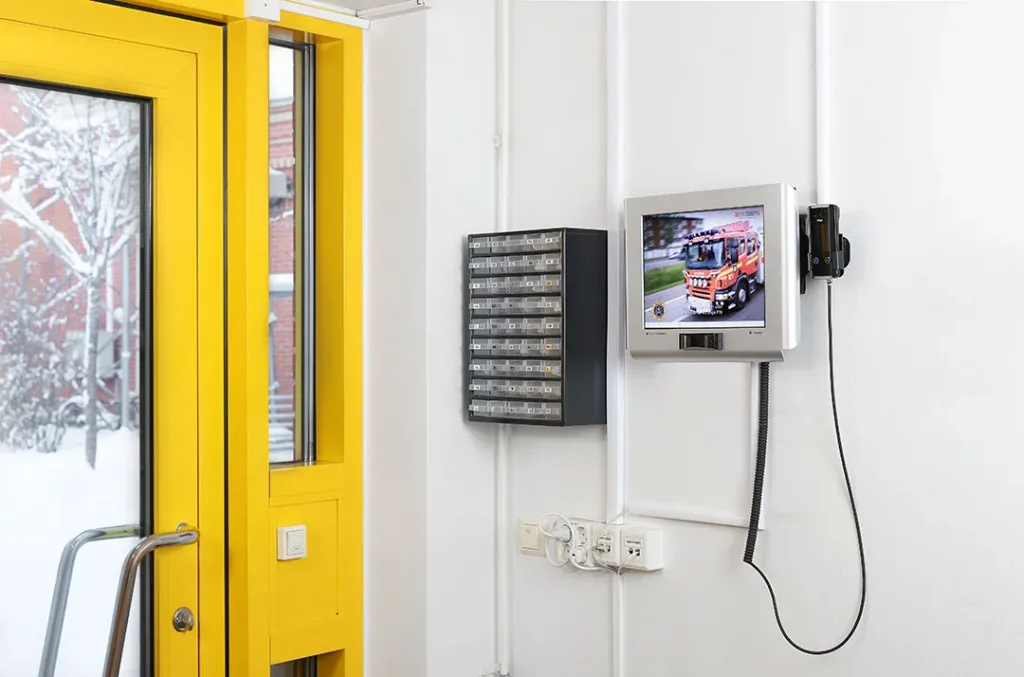 Alkolåsterminal från Brightec vid entré hos Nerikes brandkår