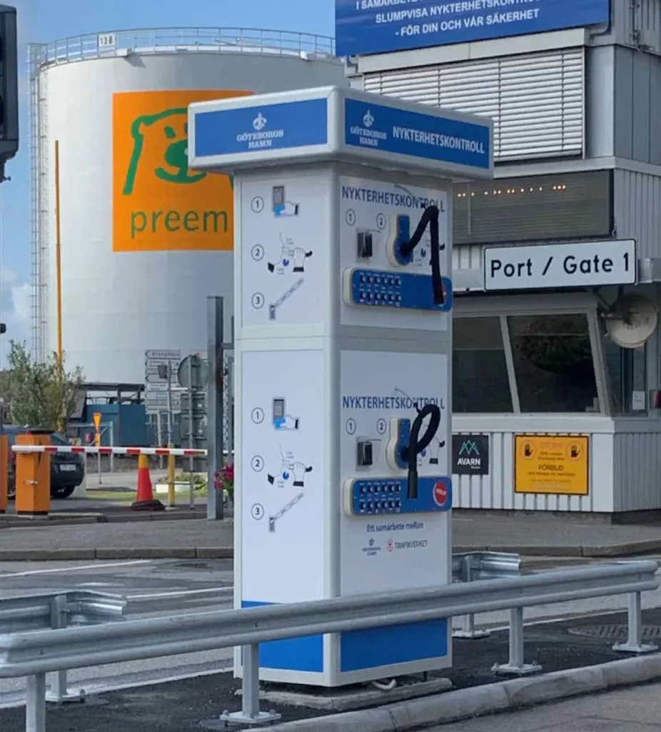 Exhalytics alkobom i drift vid Göteborgs hamn – säker och smidig nykterhetskontroll för tunga fordon.